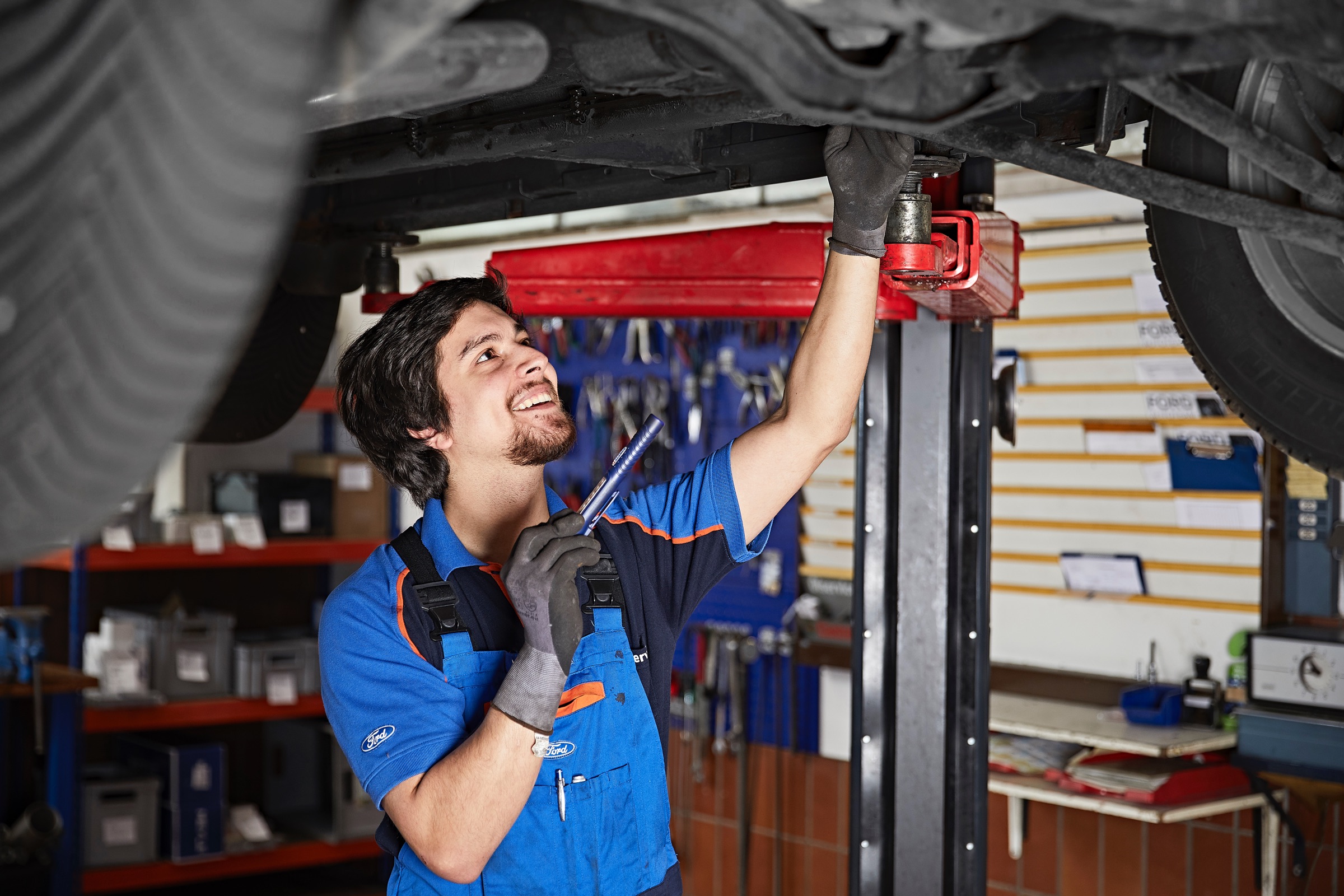 Fehlersuche am Motor in der Werkstatt des Autohaus Fersch in Bad Hindelang